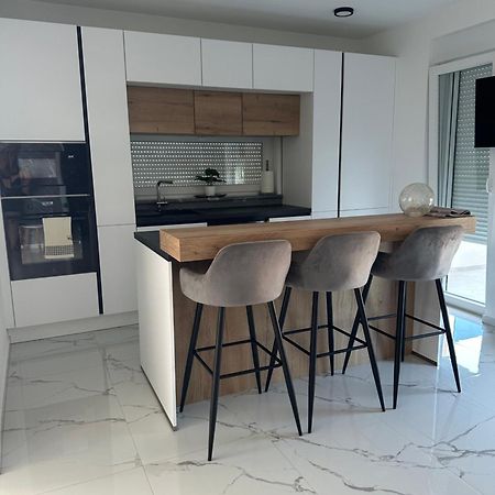 Apartments Albatross Novalja Εξωτερικό φωτογραφία