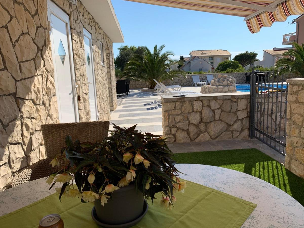 Apartments Albatross Novalja Εξωτερικό φωτογραφία