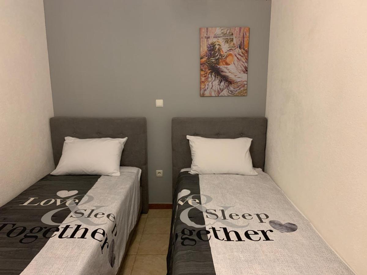 Apartments Albatross Novalja Εξωτερικό φωτογραφία