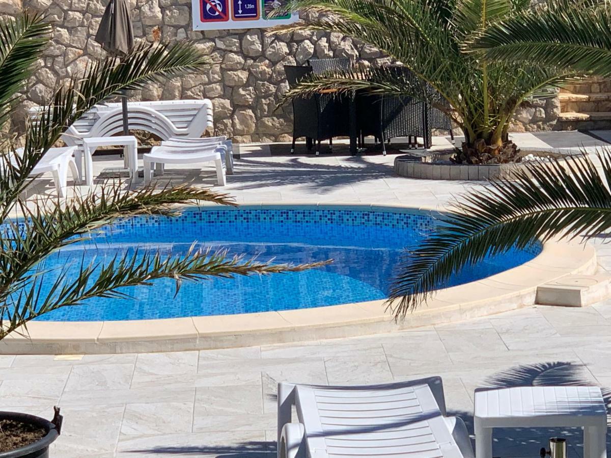 Apartments Albatross Novalja Εξωτερικό φωτογραφία