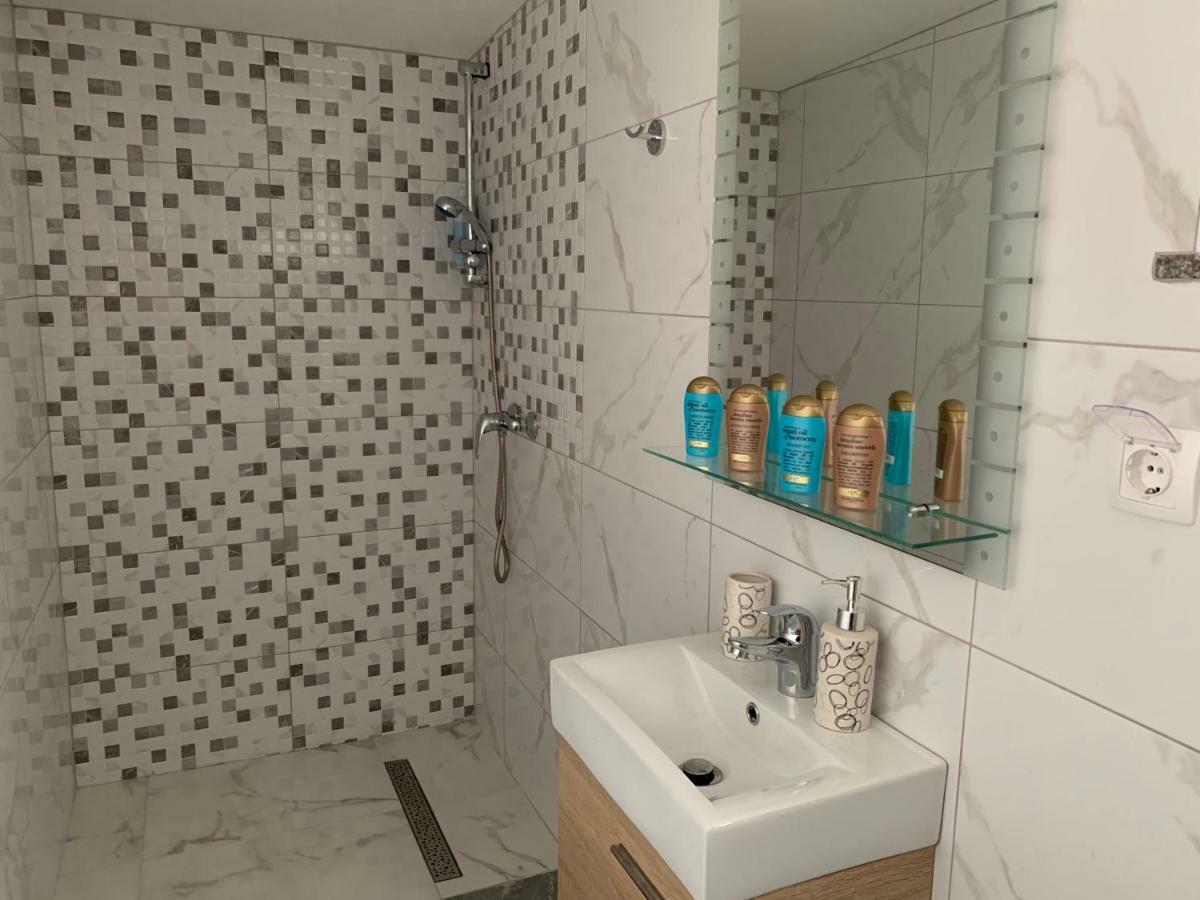 Apartments Albatross Novalja Εξωτερικό φωτογραφία